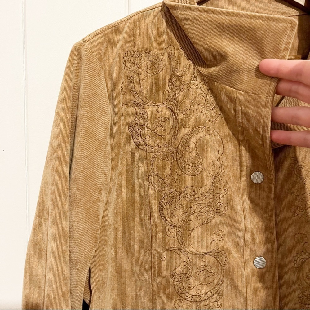 Alia Tan Light Corduroy Paisley Patterned Button Down Jacket. - Picture 3 of 10